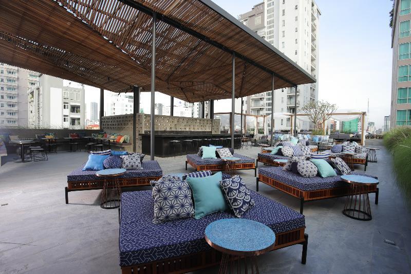 Baitong Hotel & Resort Пном Пен Екстериор снимка